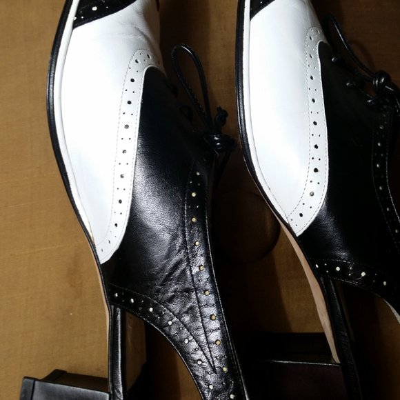 Joan & David   Spectator Wingtip Slingback - Picture 2 of 8